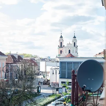 V 13 - 3 Bdr Balcony, Views - Courtyard N Vokieciu