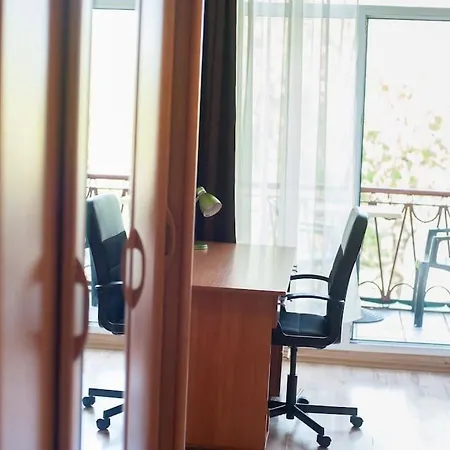 V 13 - 3 Bdr Balcony, Views - Courtyard N Vokieciu Vilna