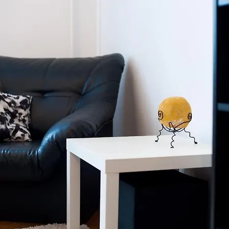 V 13 - 3 Bdr Balcony, Views - Courtyard N Vokieciu Lägenhet Vilnius