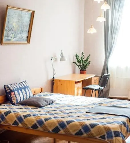 V 13 - 3 Bdr Balcony, Views - Courtyard N Vokieciu