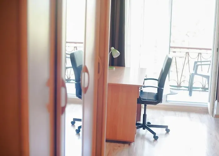 V 13 - 3 Bdr Balcony, Views - Courtyard N Vokieciu *