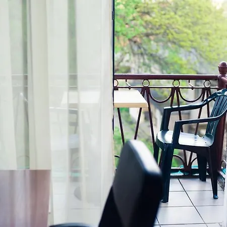 V 13 - 3 Bdr Balcony, Views - Courtyard N Vokieciu Apartment