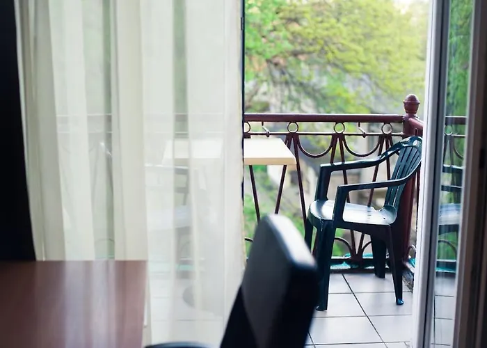 V 13 - 3 Bdr Balcony, Views - Courtyard N Vokieciu Appartement